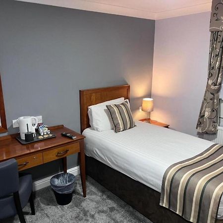 Dancenter East Midlands Airport Hotel Derby Bagian luar foto