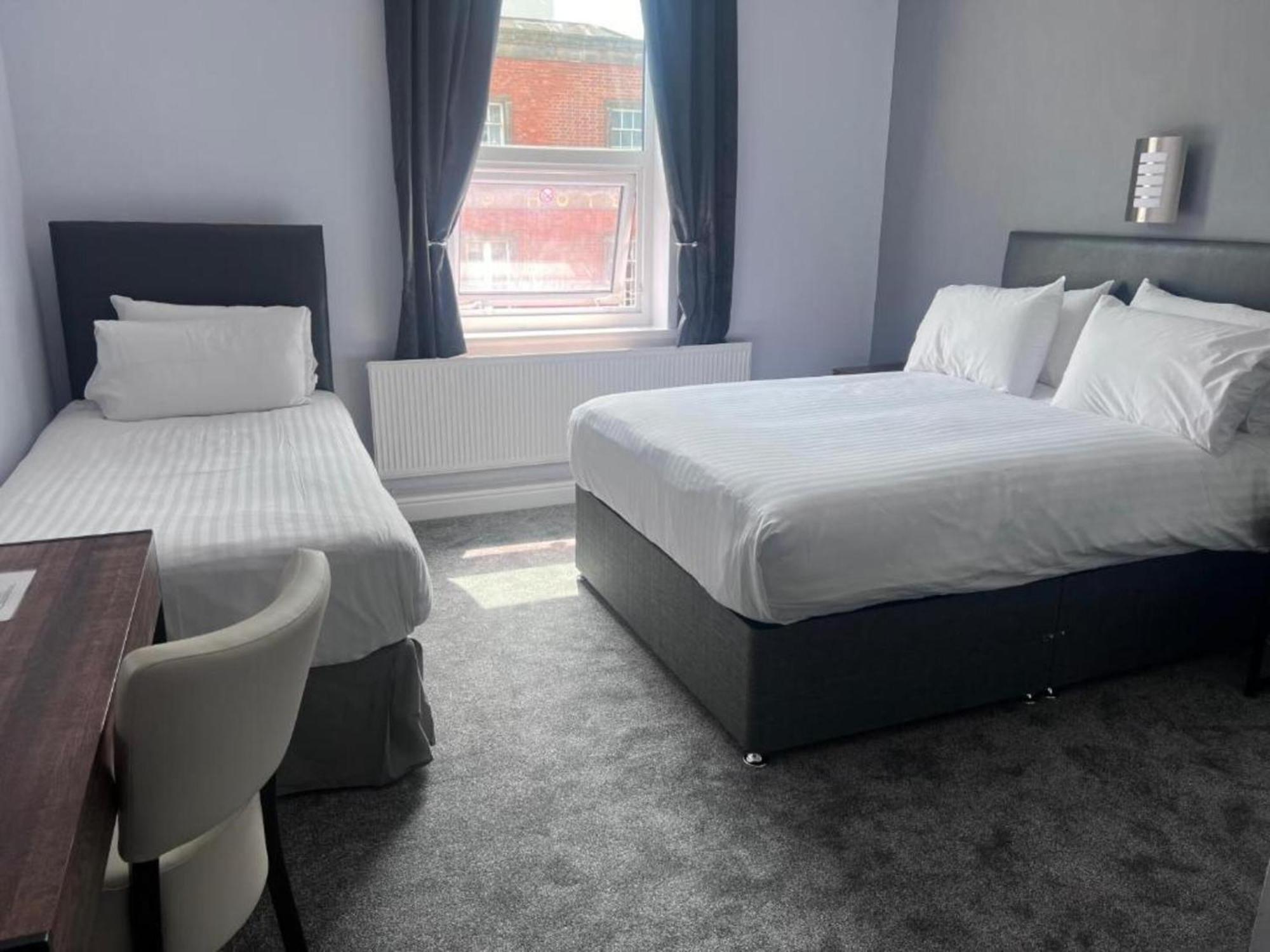 Dancenter East Midlands Airport Hotel Derby Bagian luar foto